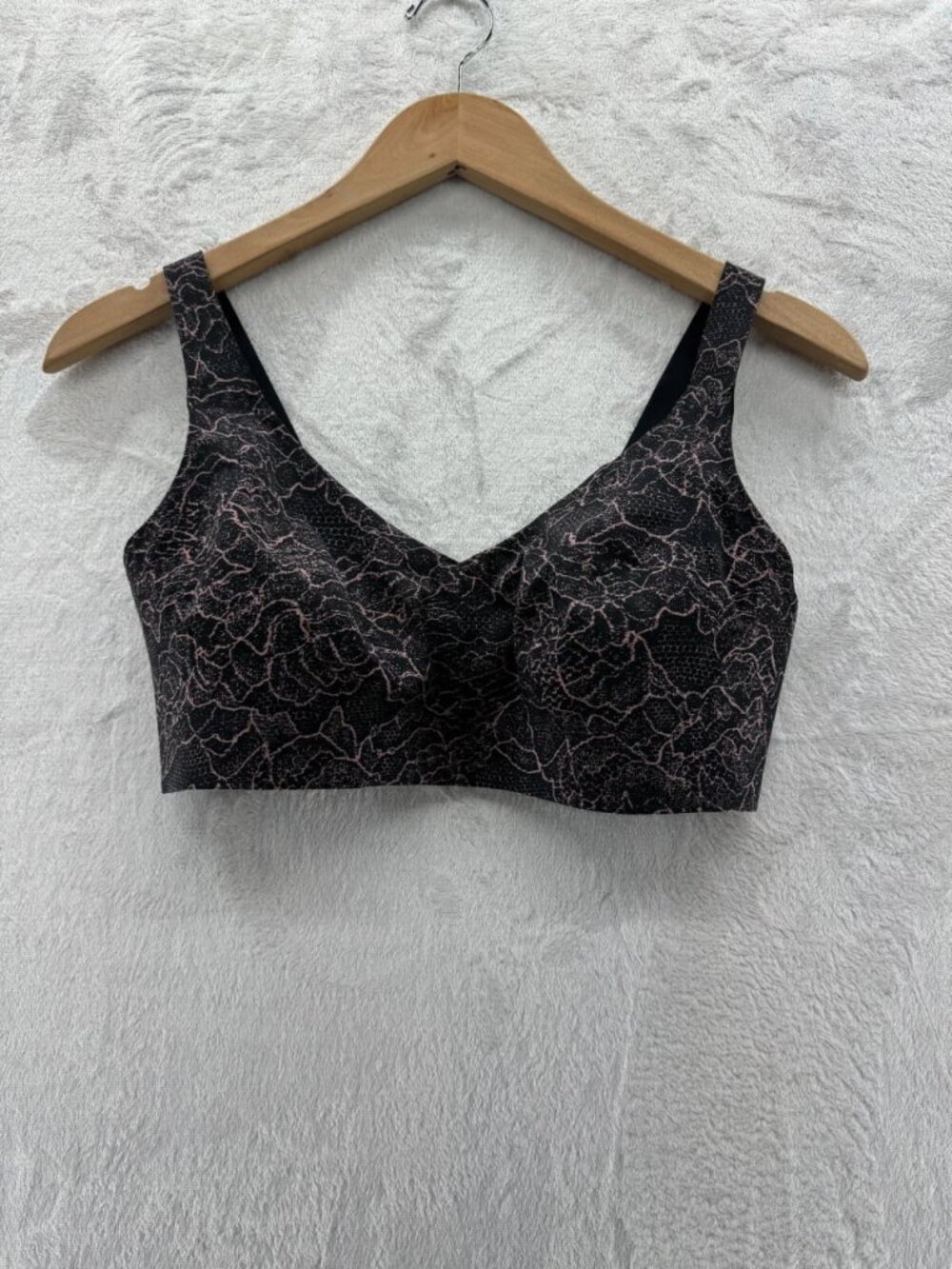 NWOT - Lululemon Like Nothing Bra Lacescape Spanish Rose Black | SIZE: 36DD